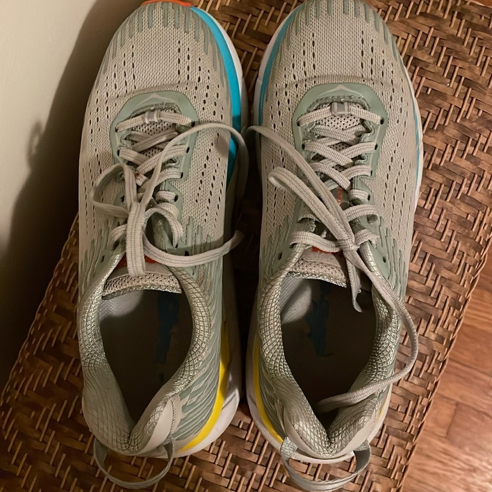 Grey Hokas!